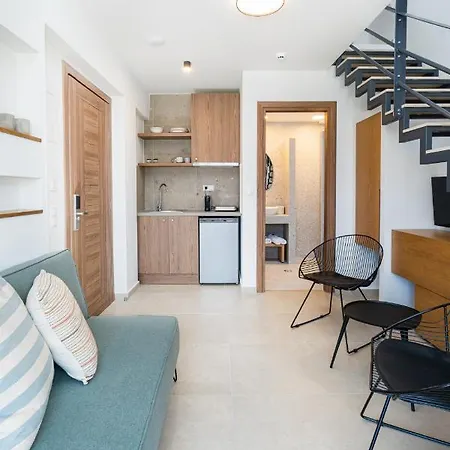 מלון דירות Funtuki Seaside 4*