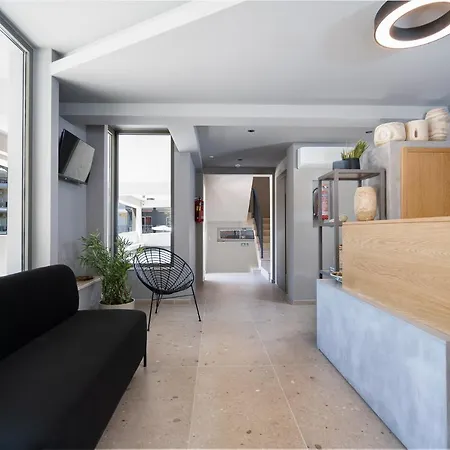 מלון דירות Funtuki Seaside 4*