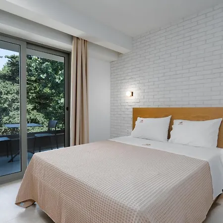 Funtuki Seaside Aparthotel
